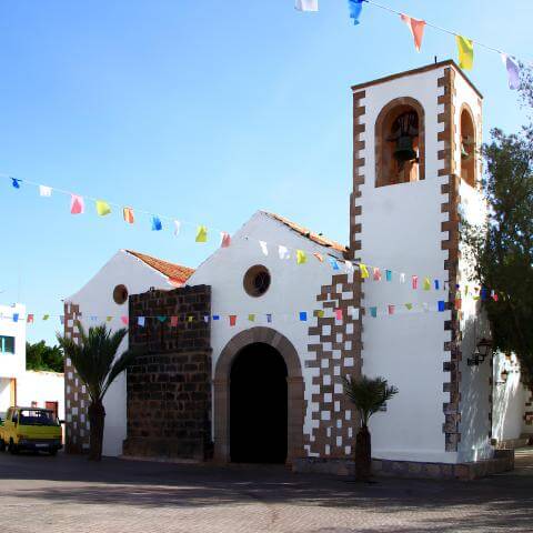 iglesia_de_san_miguel_arcangel_west_facade_1_0