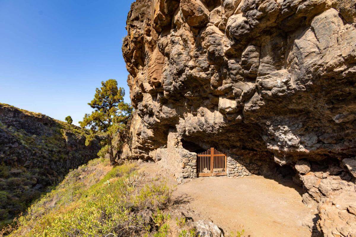 La Cueva de La Virgen