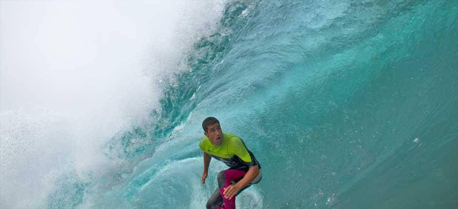 Surf på venstrebølgen ved La Santa Surfspots på Lanzarote