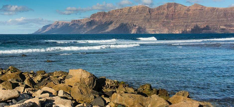 Surf på venstrebølgen ved San Juan Surfspots på Lanzarote