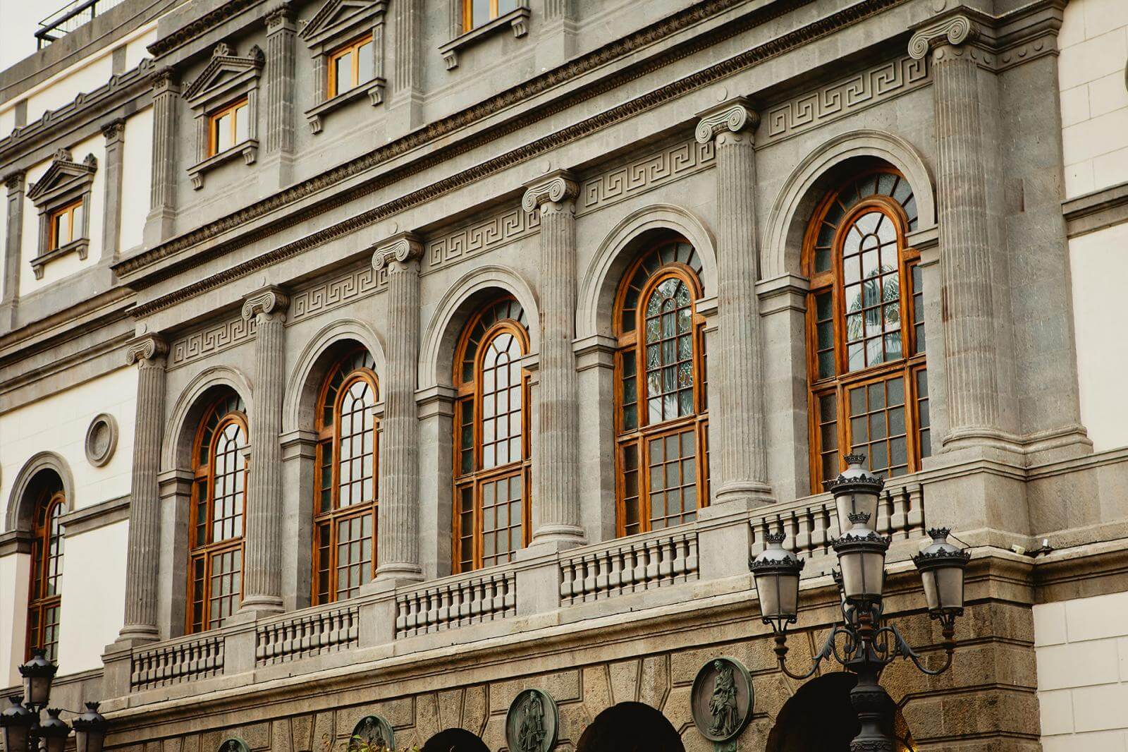 imagen - Néstor Modernismo - Teatro Pérez Galdós